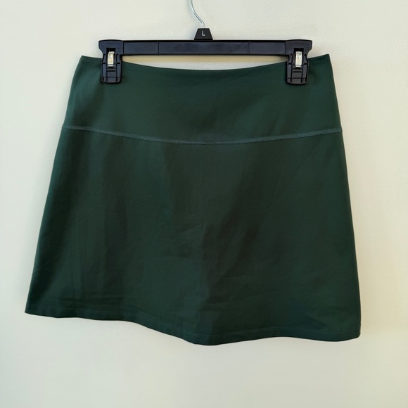 Girlfriend Collective Skort in original “moss” color - Picture 2 of 4
